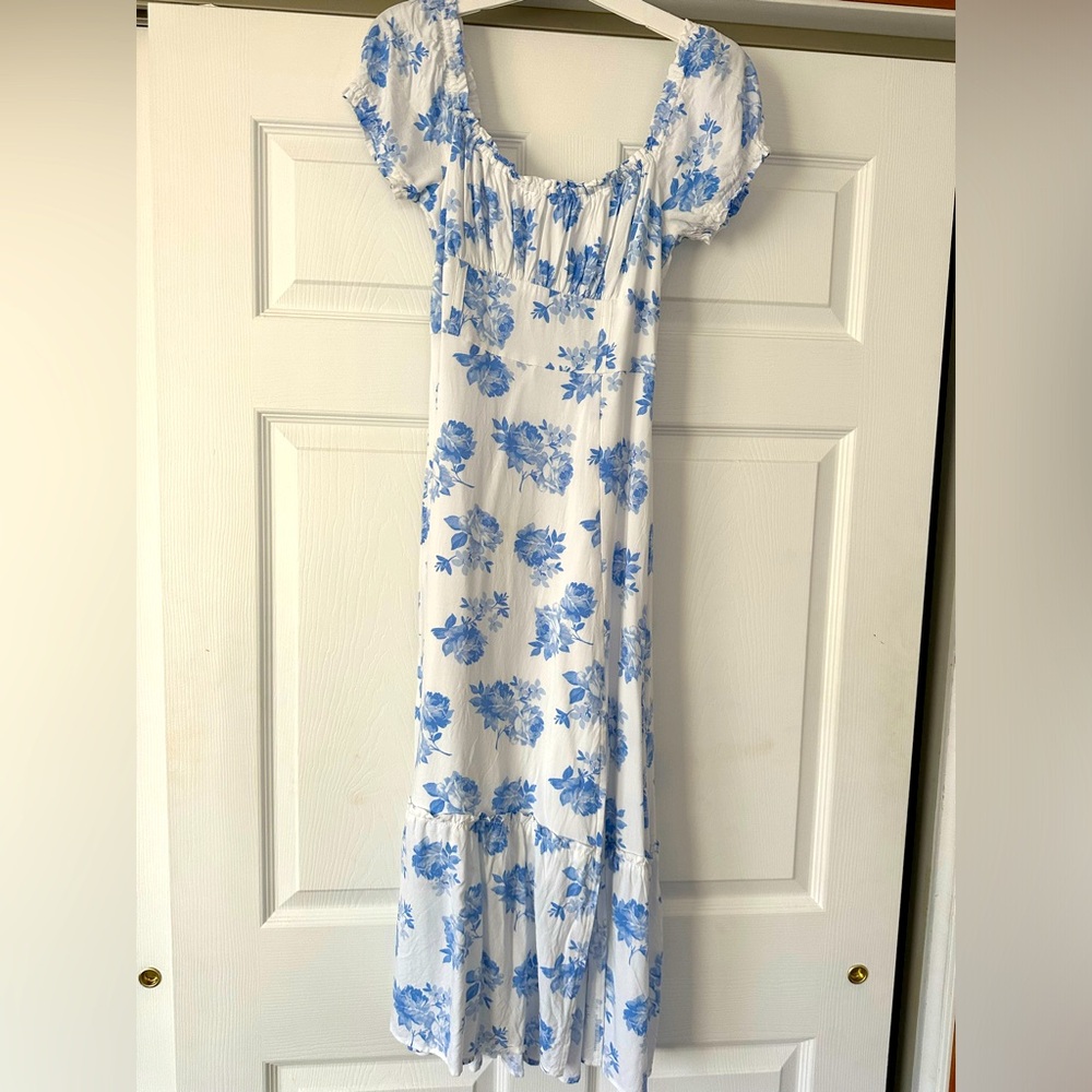 Hollister Floral Blue and White Maxi Dress